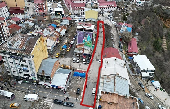 Bu Caddenin Araç Trafiğine Kapatılması Anketle Belirlenecek