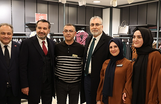 Çalışma Ve Sosyal Güvenlik Bakanı Işıkhan Esnafla Bir Araya Geldi
