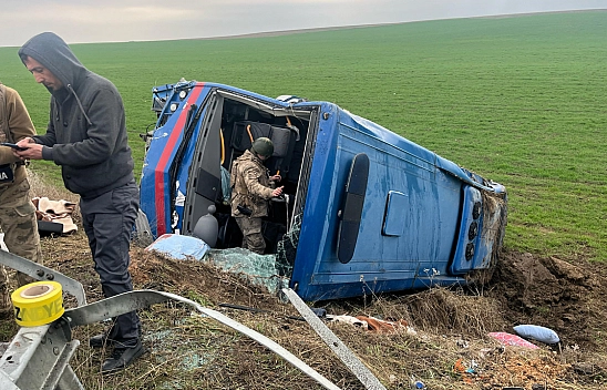 Cezaevi Aracı Devrildi 13 Yaralı!