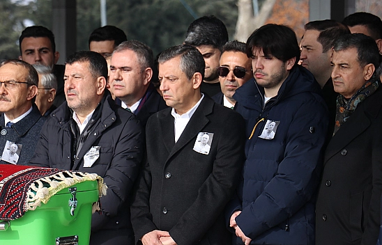 CHP Genel Başkanı Özel, Malatya'da cenaze törenine katıldı