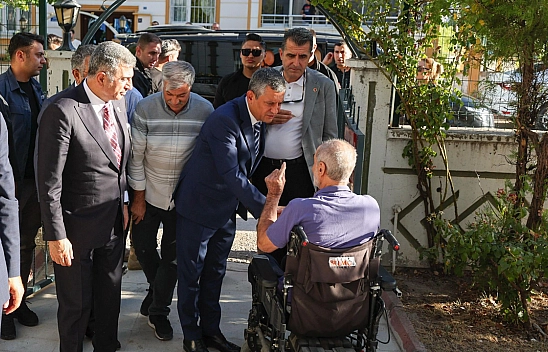 CHP Genel Başkanı Özel ve Milletvekili Erol'dan şehit ailesine anlamlı ziyaret