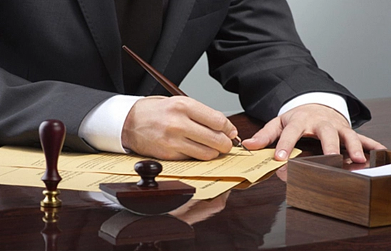 Çözülüyor ve çöküyoruz!