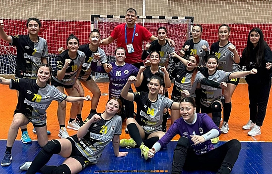 Demir Kızlar Çıkışını Sürdürüyor