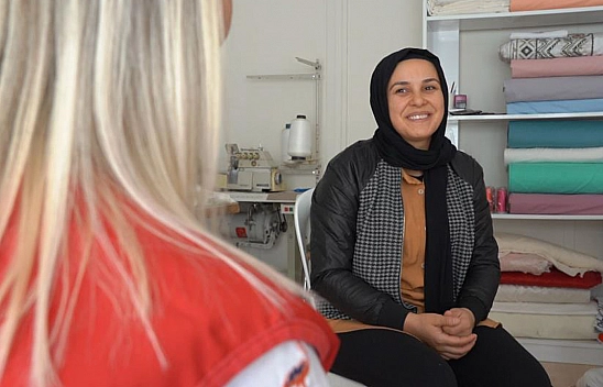 Depremzede Esnaf Kızılay'la İşine Devam Ediyor