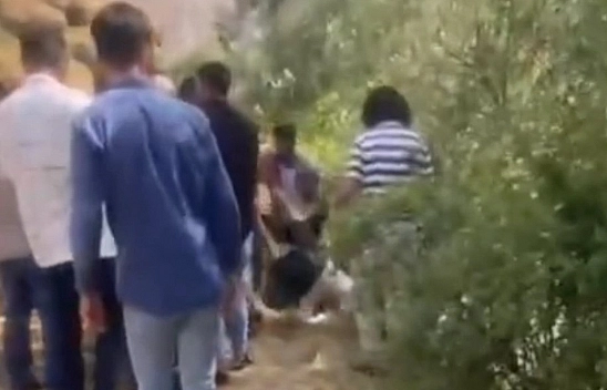 Dereye Düşen Çocuğunu Kurtarmak İsterken Kendisi Kurtulamadı