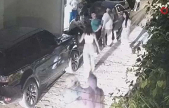 Dilan Polat ve Engin Polat'ın Komşularına Saldırdığı Görüntüler Ortaya Çıktı!