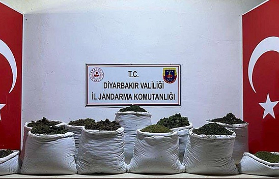 Diyarbakır'da 135 Kilogram  Esrar Ele Geçirildi 1 Gözaltı