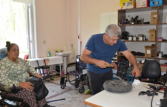 Diyarbakır'da Engelli Bireylerin Kullandığı Tekerlekli Sandalyeler Ücretsiz Tamir Ediliyor