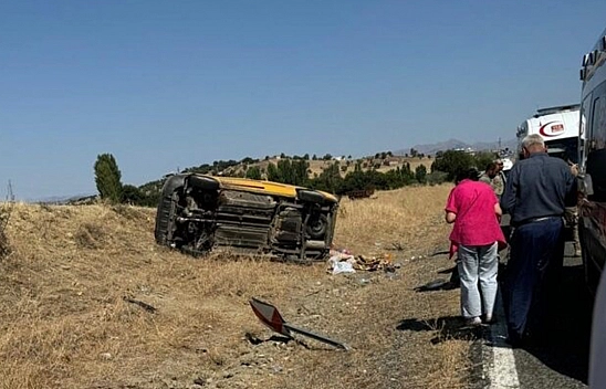 Diyarbakır'da Feci Kaza: Sürücü Öldü, 3'ü Ağır 5 Kişi Yaralandı