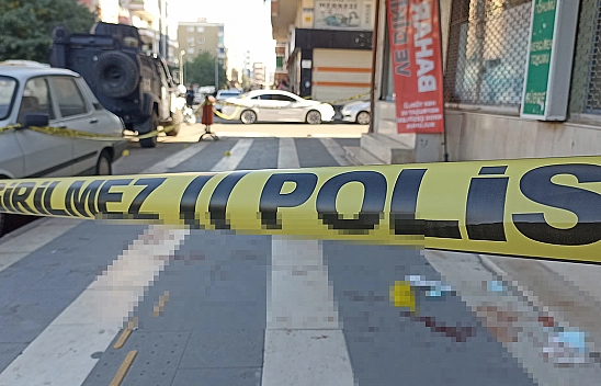 Diyarbakır'da İki Aile Arasında Silahlı Kavga: 2 Yaralı