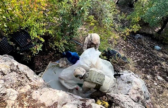 Diyarbakır'da Uyuşturucu Operasyonu! Yüzlerce Kilo Esrar Ve Esrar Bitkisi Ele Geçirildi