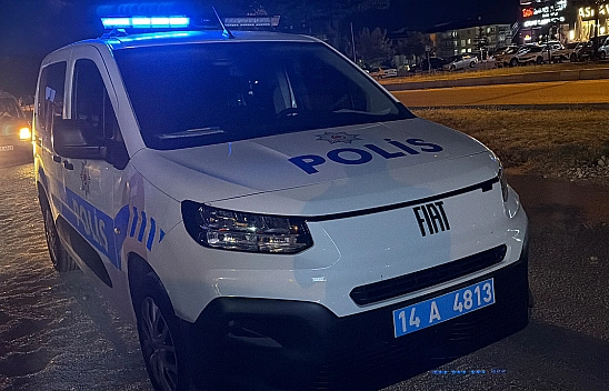 Düğünde kavgayı ayırmaya çalışan baba ile oğlu yaralandı