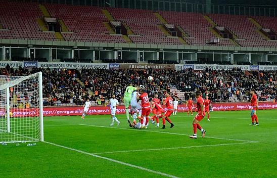 Efeler 09 SFK avantajı kaptı