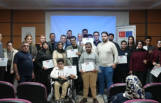 Elazığ Belediyesi DİGEM'de Kursiyerler Sertifikalarını aldı