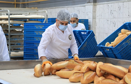Elazığ Belediyesi Halk Ekmek Fabrikası'nda günlük 20 bin üretim gerçekleştiriyor