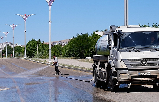 Elazığ Belediyesi'nden Aksaray ve Hicret mahallelerinde kapsamlı temizlik