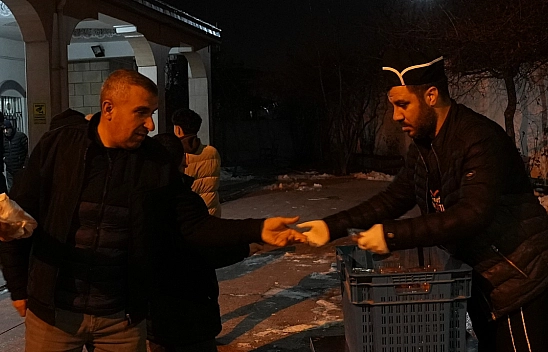 Elazığ Belediyesi'nden Miraç kandili'nde kandil simidi ve tatlı ikramı