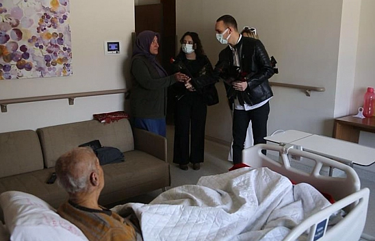 Elazığ Belediyesi Sağlıklı Yaşam Merkezinden Kanser Haftasında anlamlı ziyaret