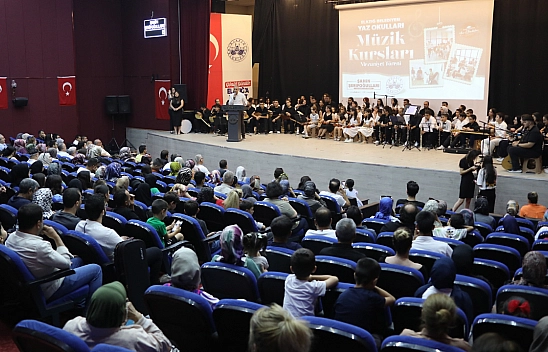 Elazığ Belediyesi yaz müzik kursu finalinde sertifika heyecanı