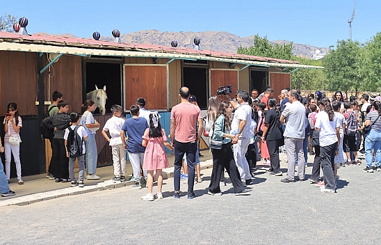 Elazığ Belediyesi yaz okulu öğrencilerine kültürel ve çevre gezisi
