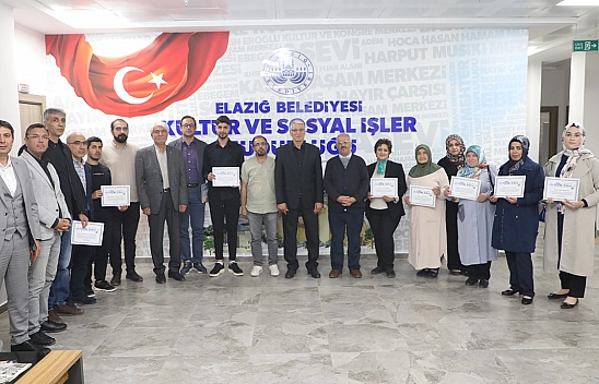 Elazığ Belediyesi yazarlık Atölyesi'nde sertifika töreni