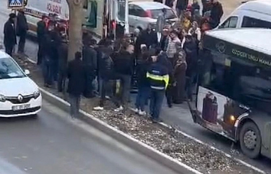 Elazığ'da 14 Yaşındaki Çocuğa Otobüs Çarptı!