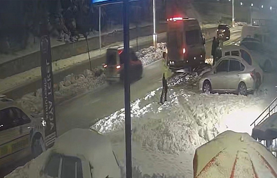 Elazığ'da 2 araca çarpan sürücü hiç durmadan kaçtı