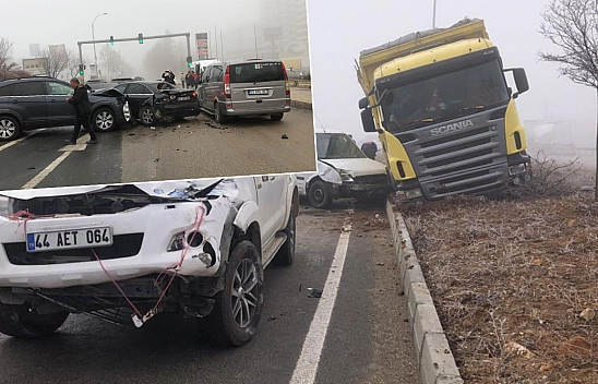 Elazığ'da 2 saatte 2 büyük kaza: 13 araç pert oldu!