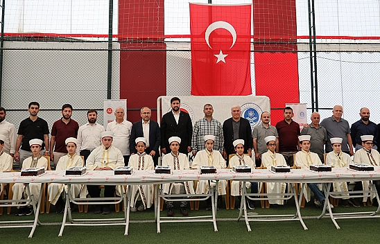 Elazığ'da 22 hafız için 22 pasta kesildi