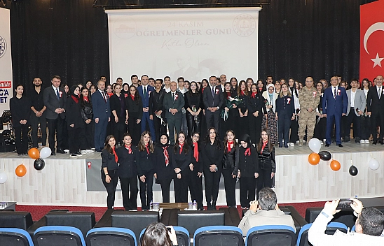 Elazığ'da 24 Kasım Öğretmenler Günü kutlandı