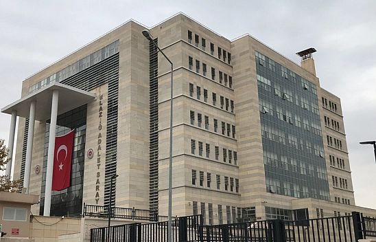 Elazığ'da 3 Kişinin Öldürüldüğü Davanın Duruşması Ertelendi