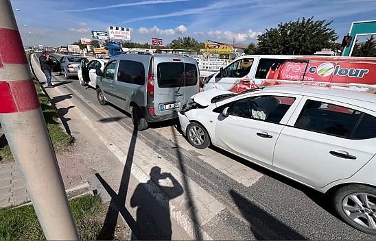 Elazığ'da 4 araçlı zincirleme kaza