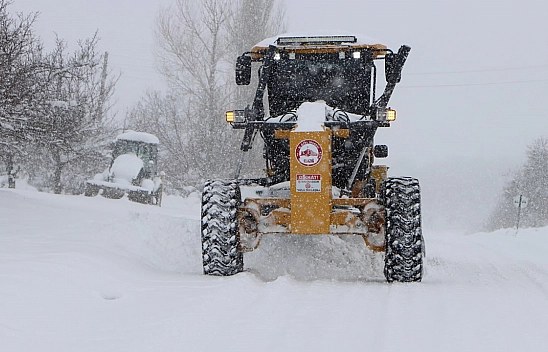 Elazığ'da 533 köy yolu kar nedeniyle ulaşıma kapandı