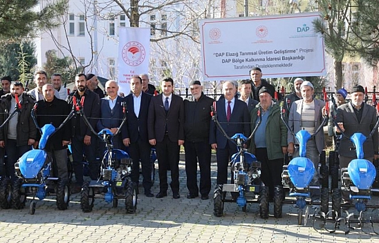 Elazığ'da 65 üreticiye çapa makinesi desteği