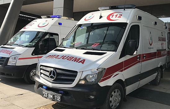 Elazığ'da 7 Yaşındaki Çocuğa Otomobil Çarptı!