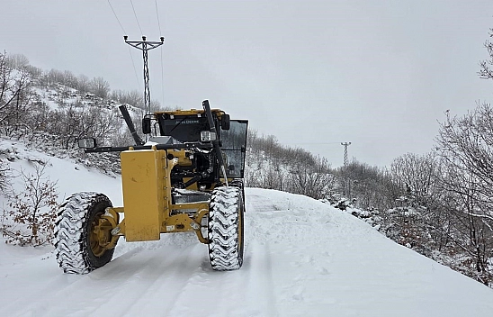 Elazığ'da 88 köy yolunda çalışmalar sürüyor