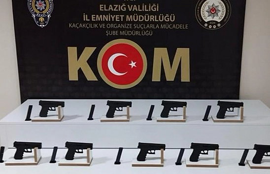 Elazığ'da 9 Adet Ruhsatsız Tabanca Ele Geçirildi
