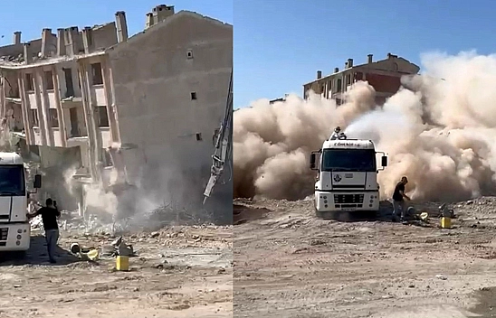 Elazığ'da ağır hasarlı bina tek dokunuşta yerle bir oldu