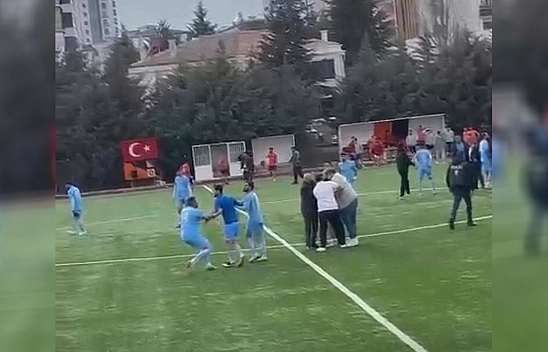 Elazığ'da amatör maçta hakeme tekme tokatlı saldırı