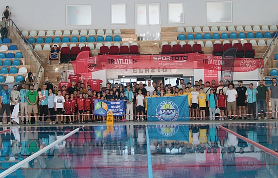 Elazığ'da Aquatlon nefes kesti