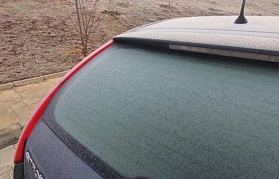 Elazığ'da araç camları buz tuttu