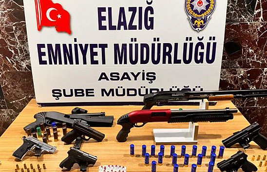 Elazığ'da Asayiş Uygulamalarında 8 Ruhsatsız Silah Ele Geçirildi