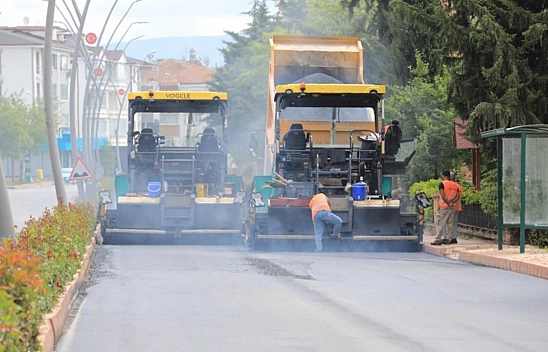 Elazığ'da asfalt mesaisi