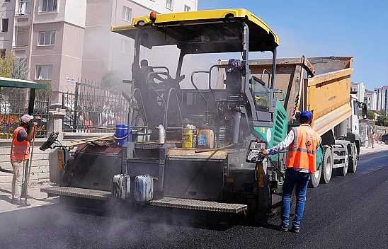 Elazığ'da asfaltlama çalışmaları sürüyor