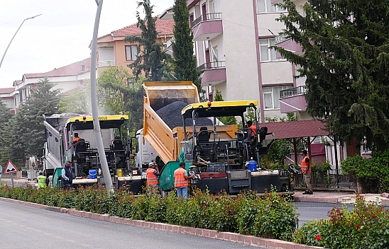 Elazığ'da asfaltlama seferberliği hız kazandı
