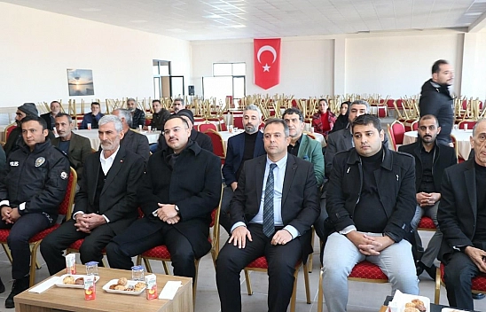 Elazığ'da Bal Süzme Makinesi Dağıtım Programı Düzenlendi