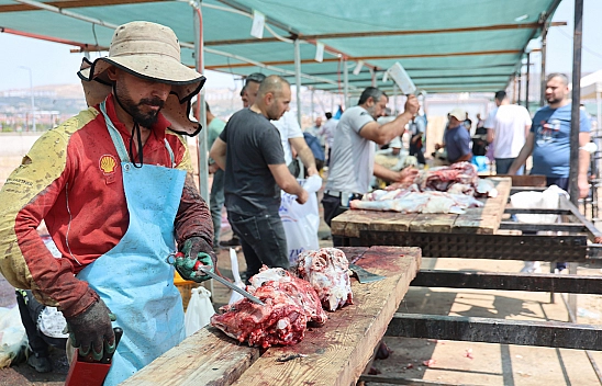 Elazığ'da bayramın üçüncü günü de kurban kesimi devam etti