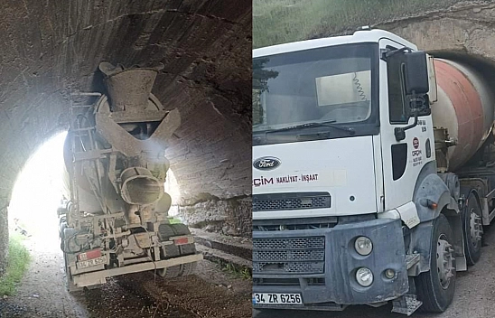 Elazığ'da Beton Mikseri Köprüye Sıkıştı!