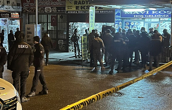 Elazığ'da Bir Garip Olay: Polisler Saatlerdir İkna Etmeye Çalışıyor!