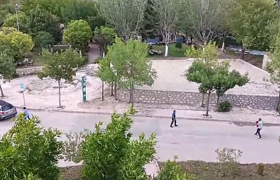 Elazığ'da Bir Kişi Çocuğu Teslim Etmek İstemedi, O Anlar Görüntülendi